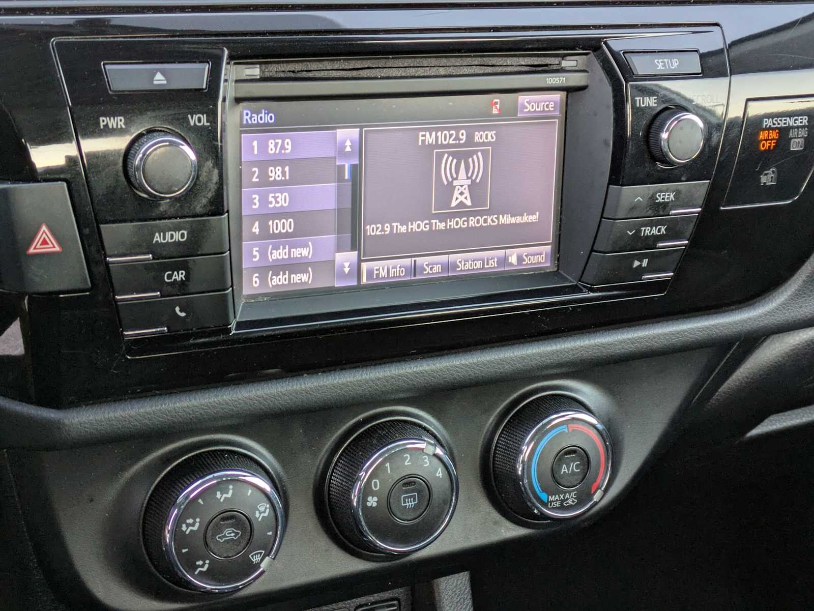 Thumbnail: 2016 Toyota Corolla - 25