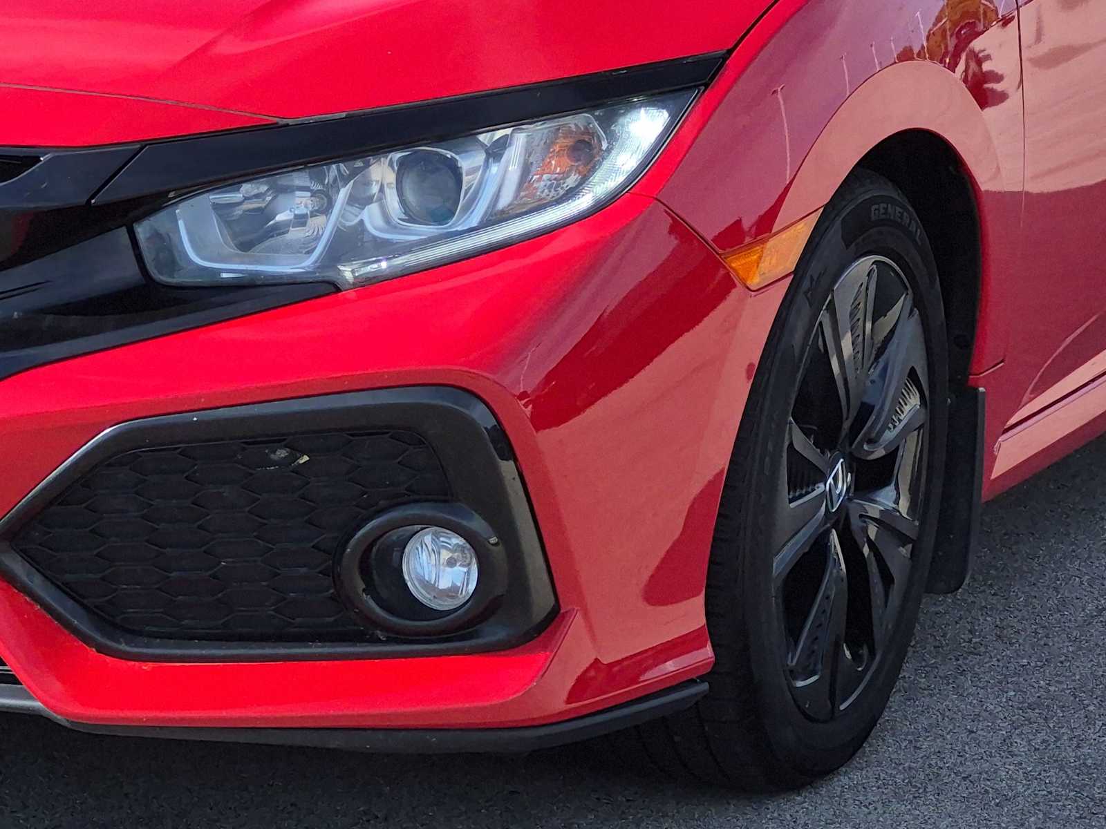 2018 Honda Civic Hatchback EX - Photo 11