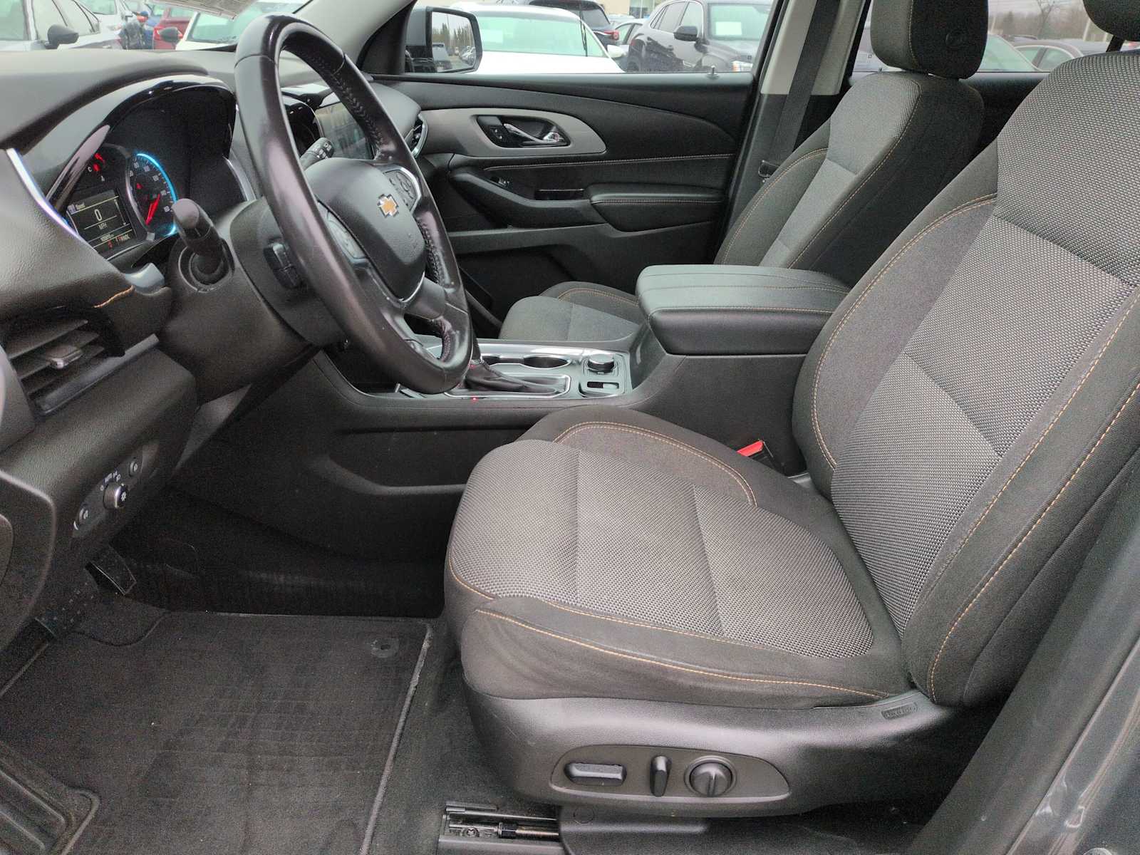 Thumbnail: 2019 Chevrolet Traverse - 16