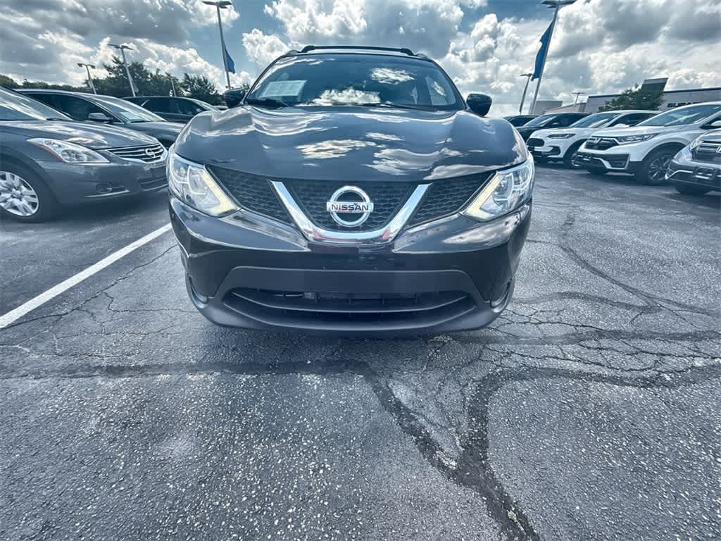 Thumbnail: 2017 Nissan Rogue Sport - 10