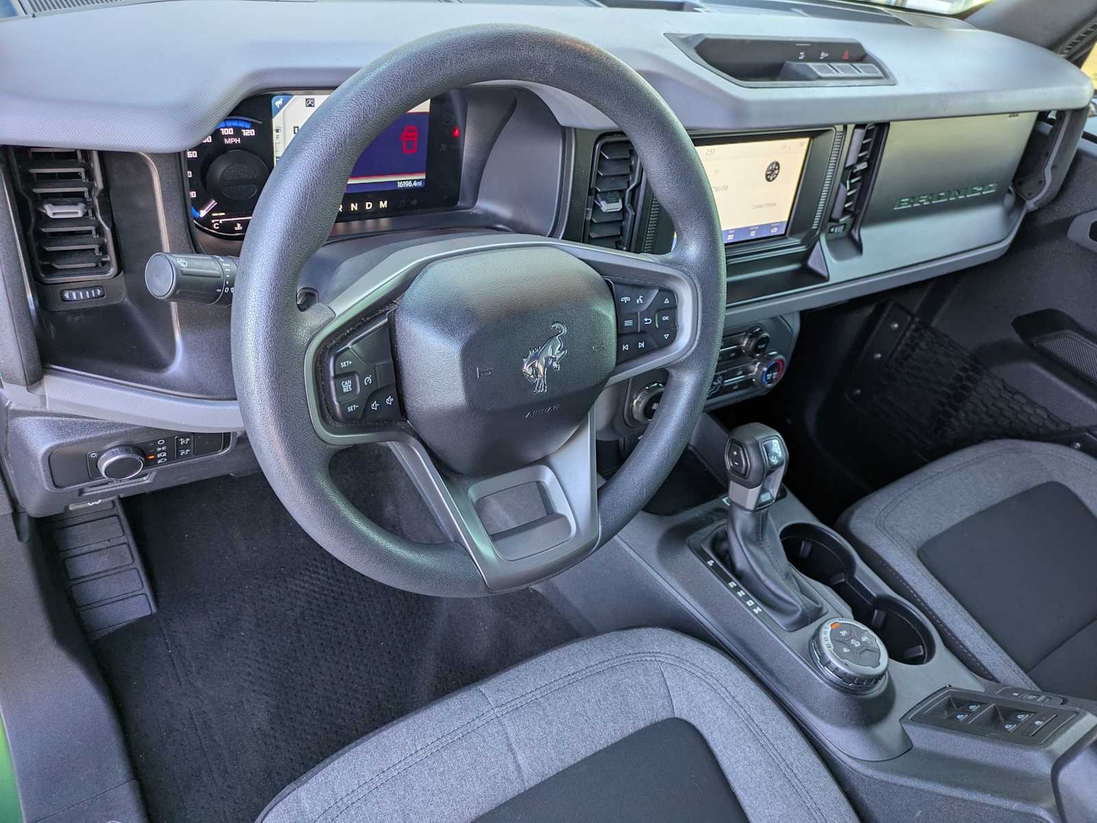 2022 Ford Bronco Base Big Bend Black Diamond Outer Banks photo 2