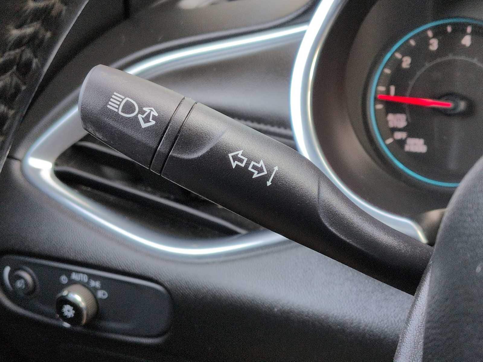 Thumbnail: 2016 Chevrolet Malibu - 24