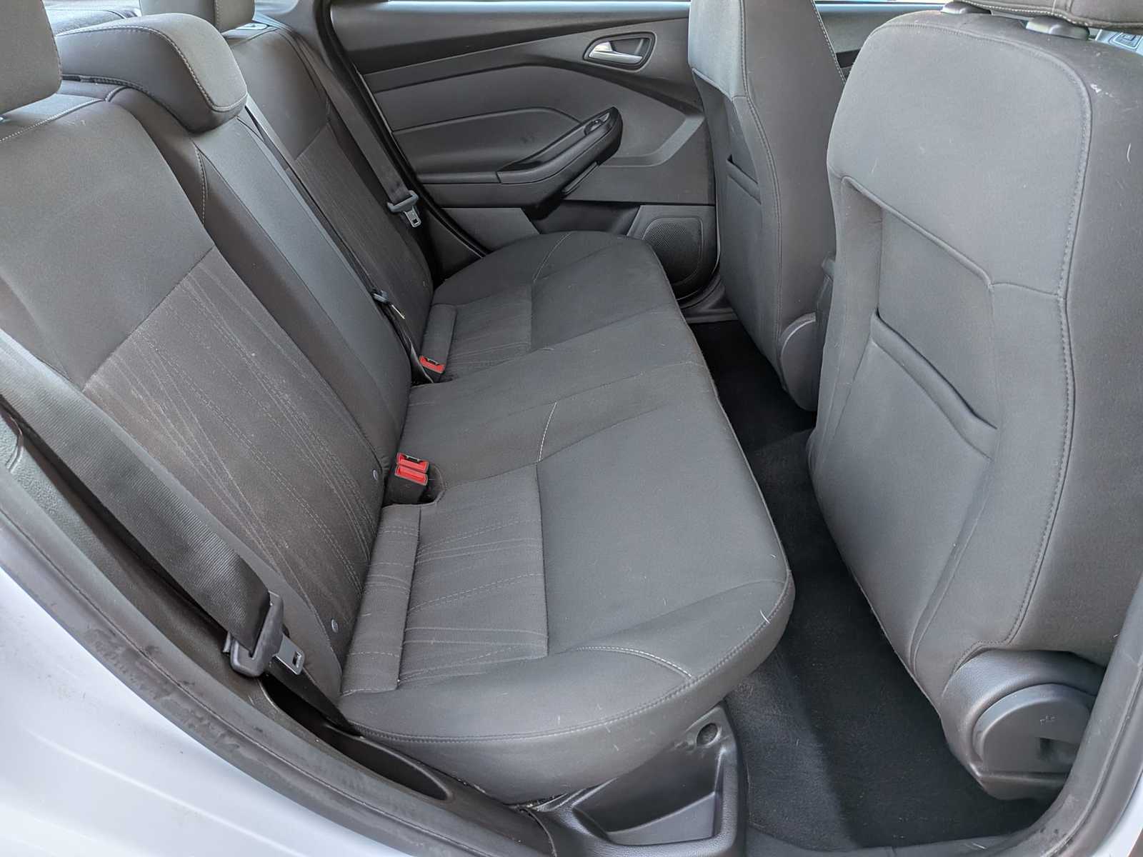 Thumbnail: 2016 Ford Focus - 18