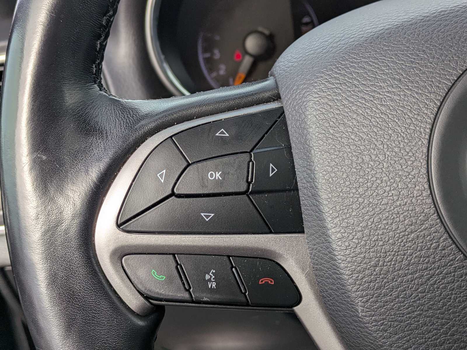 Thumbnail: 2020 Jeep Grand Cherokee - 23