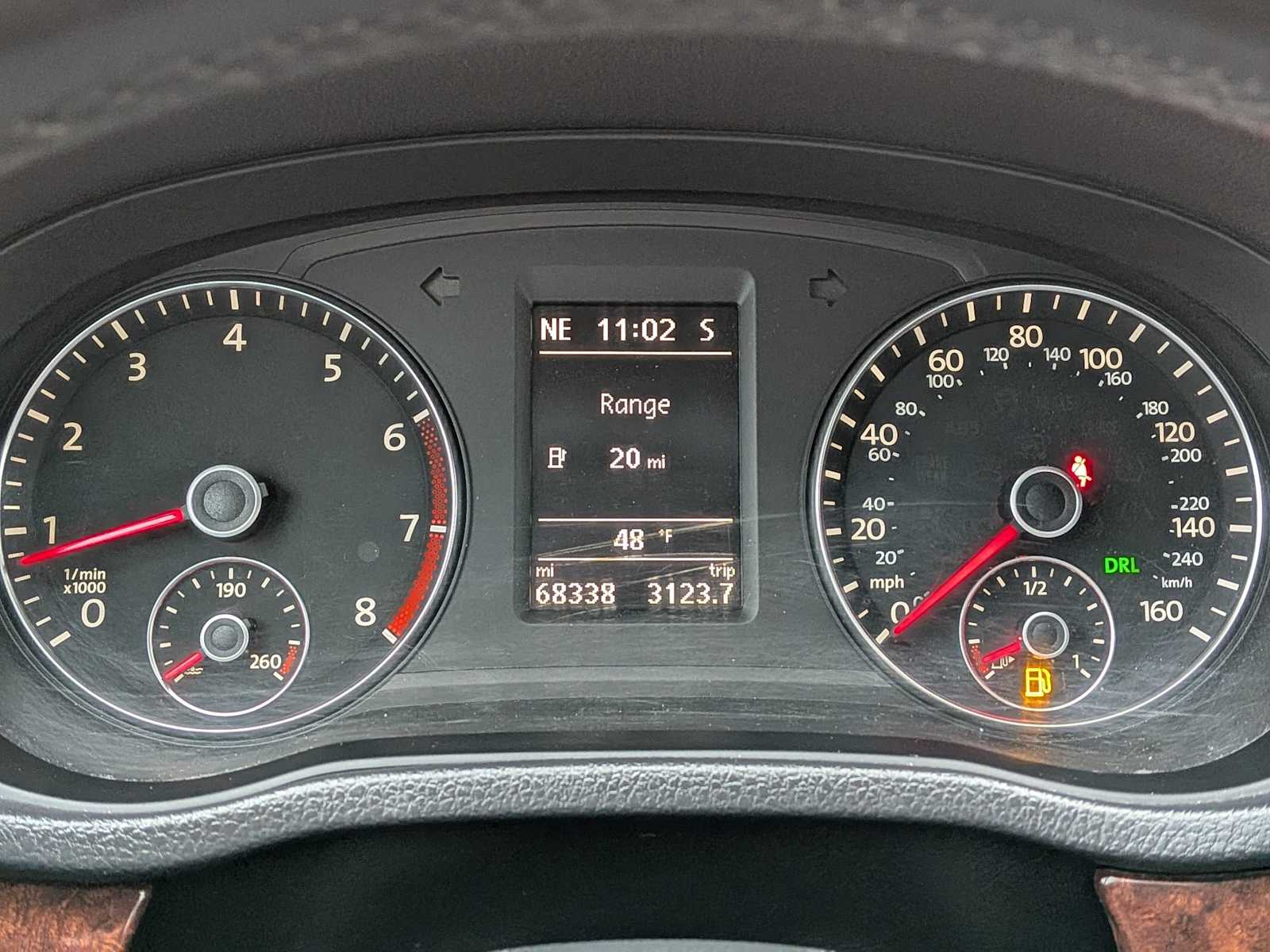 Thumbnail: 2013 Volkswagen Passat - 32