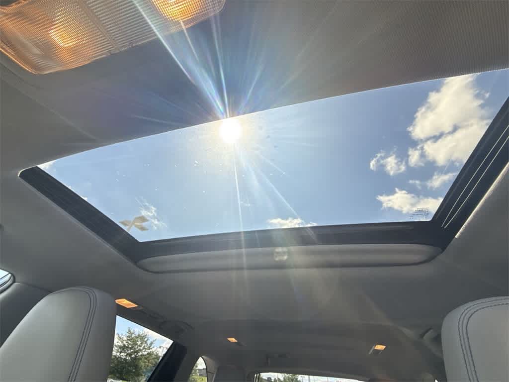 Thumbnail: 2019 Toyota Highlander - 18