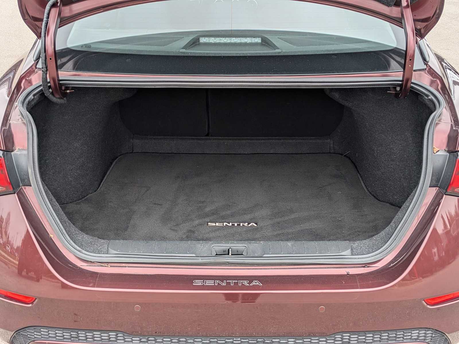 Thumbnail: 2021 Nissan Sentra - 31