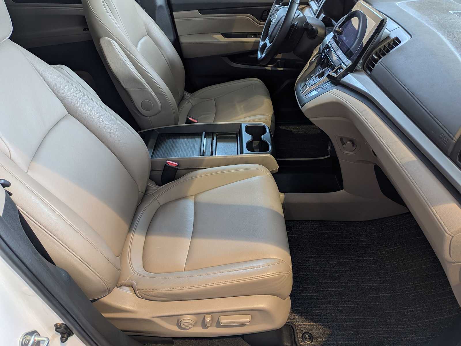 Thumbnail: 2023 Honda Odyssey - 21