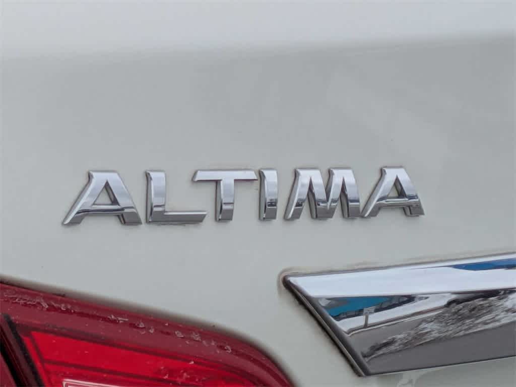 Thumbnail: 2016 Nissan Altima - 12