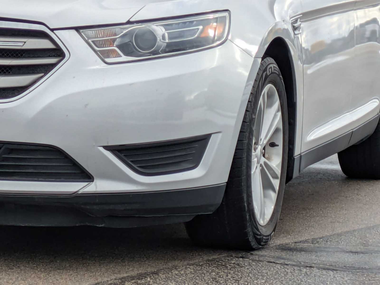 Thumbnail: 2017 Ford Taurus - 10