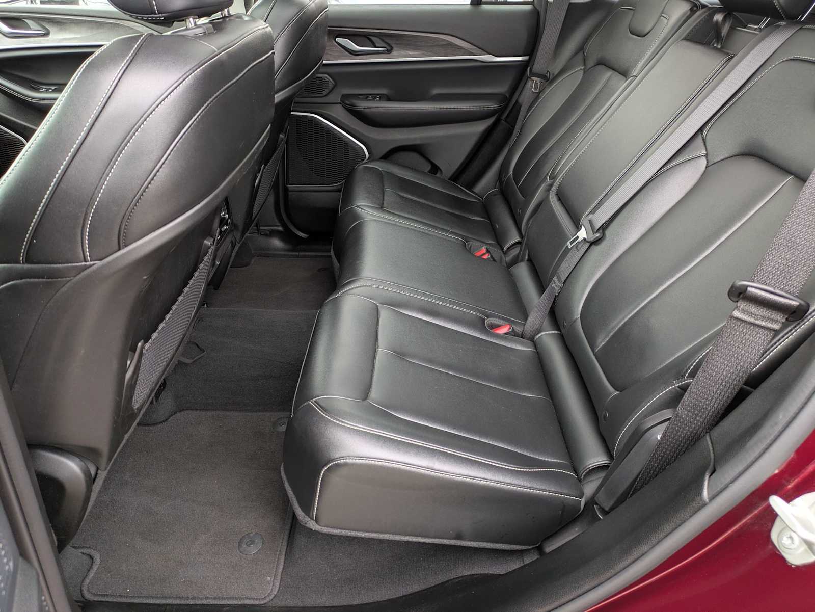 Thumbnail: 2024 Jeep Grand Cherokee - 19