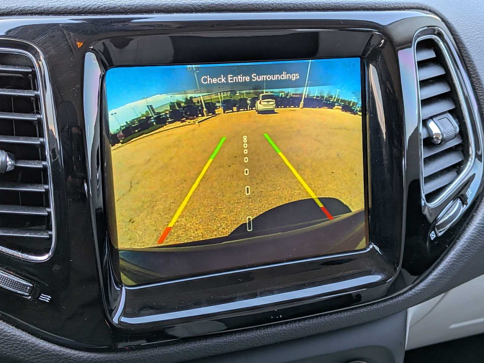 Thumbnail: 2018 Jeep Compass - 31