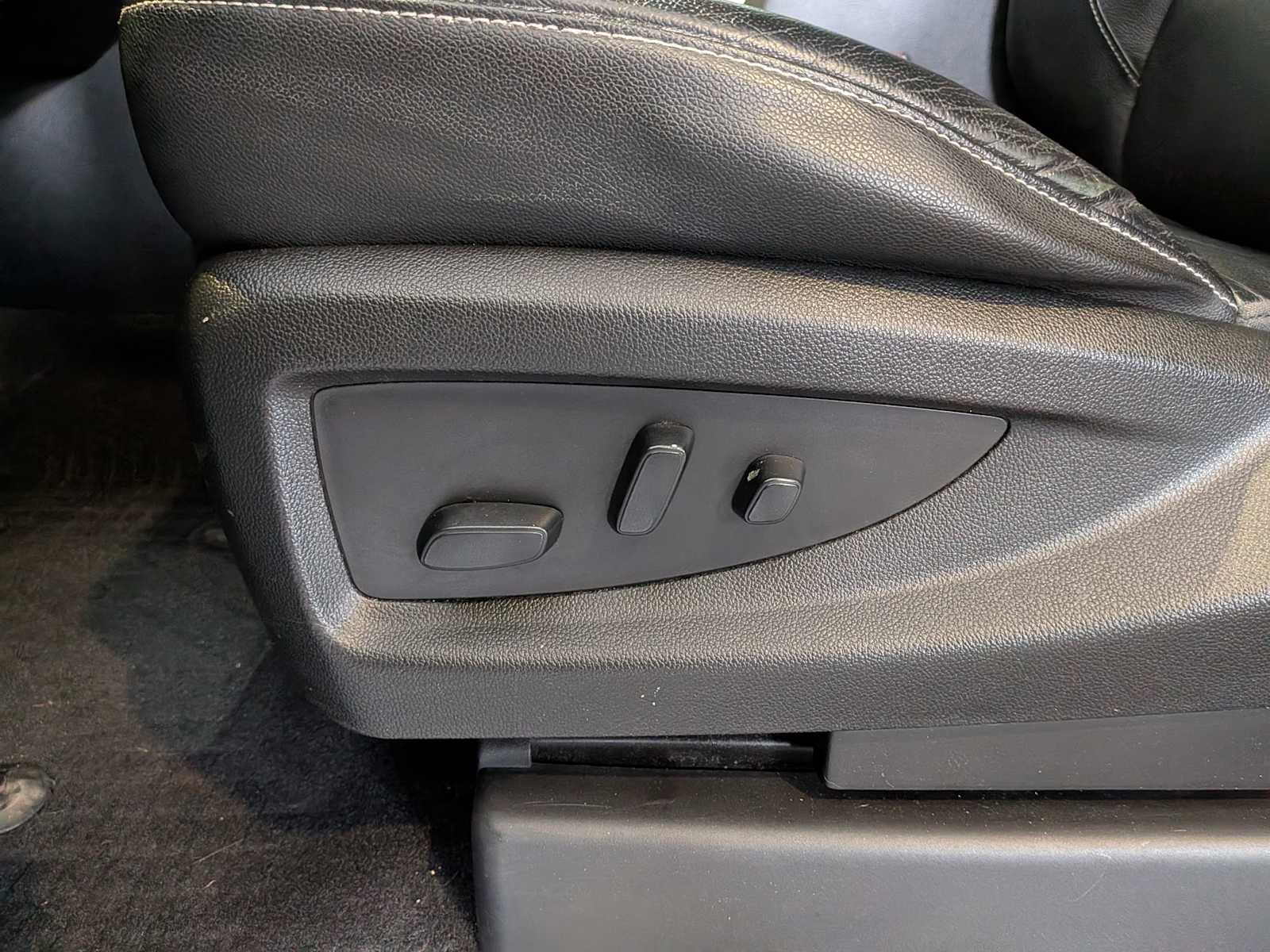 Thumbnail: 2020 Chevrolet Tahoe - 16