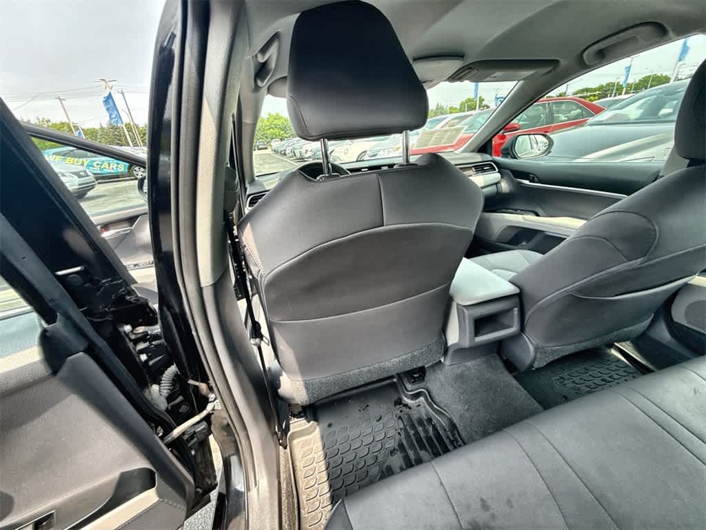 2019 Toyota Camry LE 16