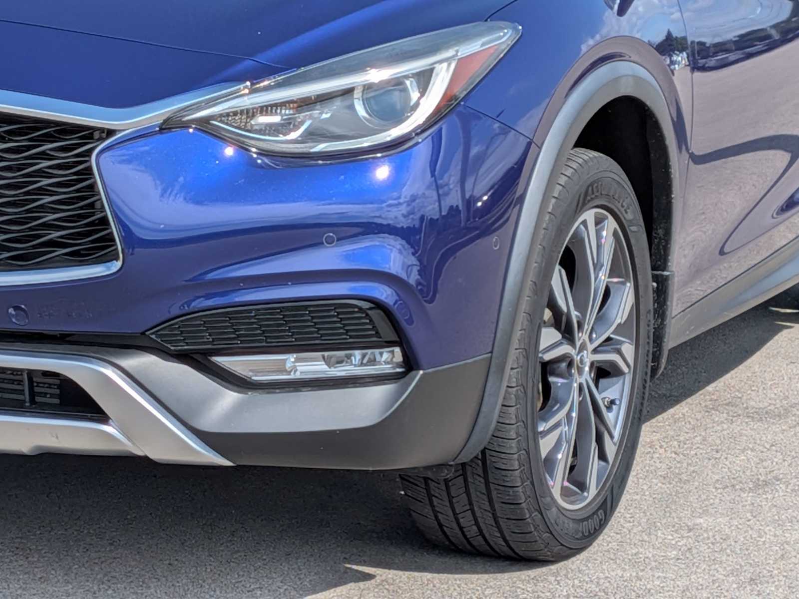 Thumbnail: 2018 INFINITI QX30 - 10