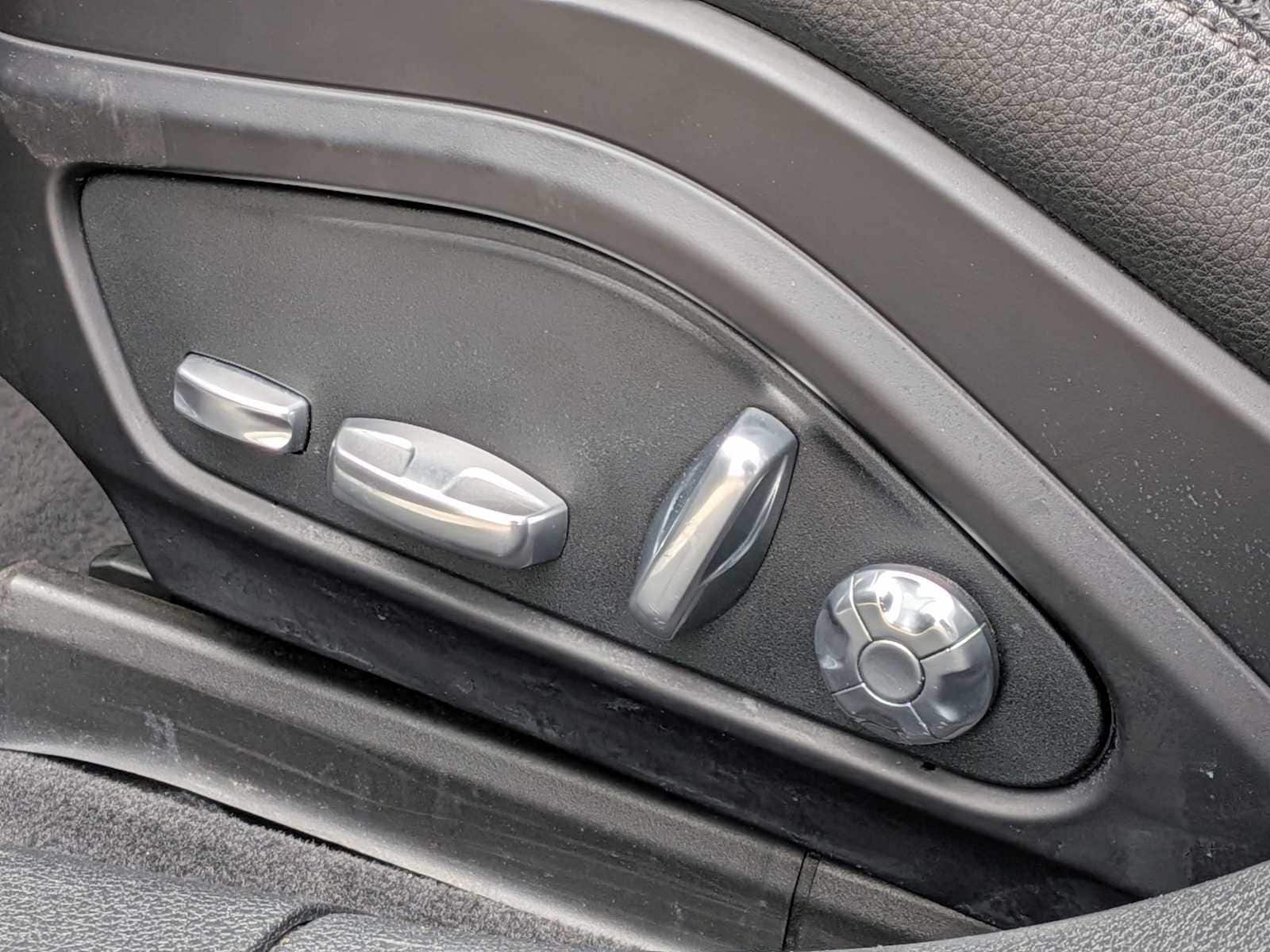 Thumbnail: 2017 Porsche Panamera - 15