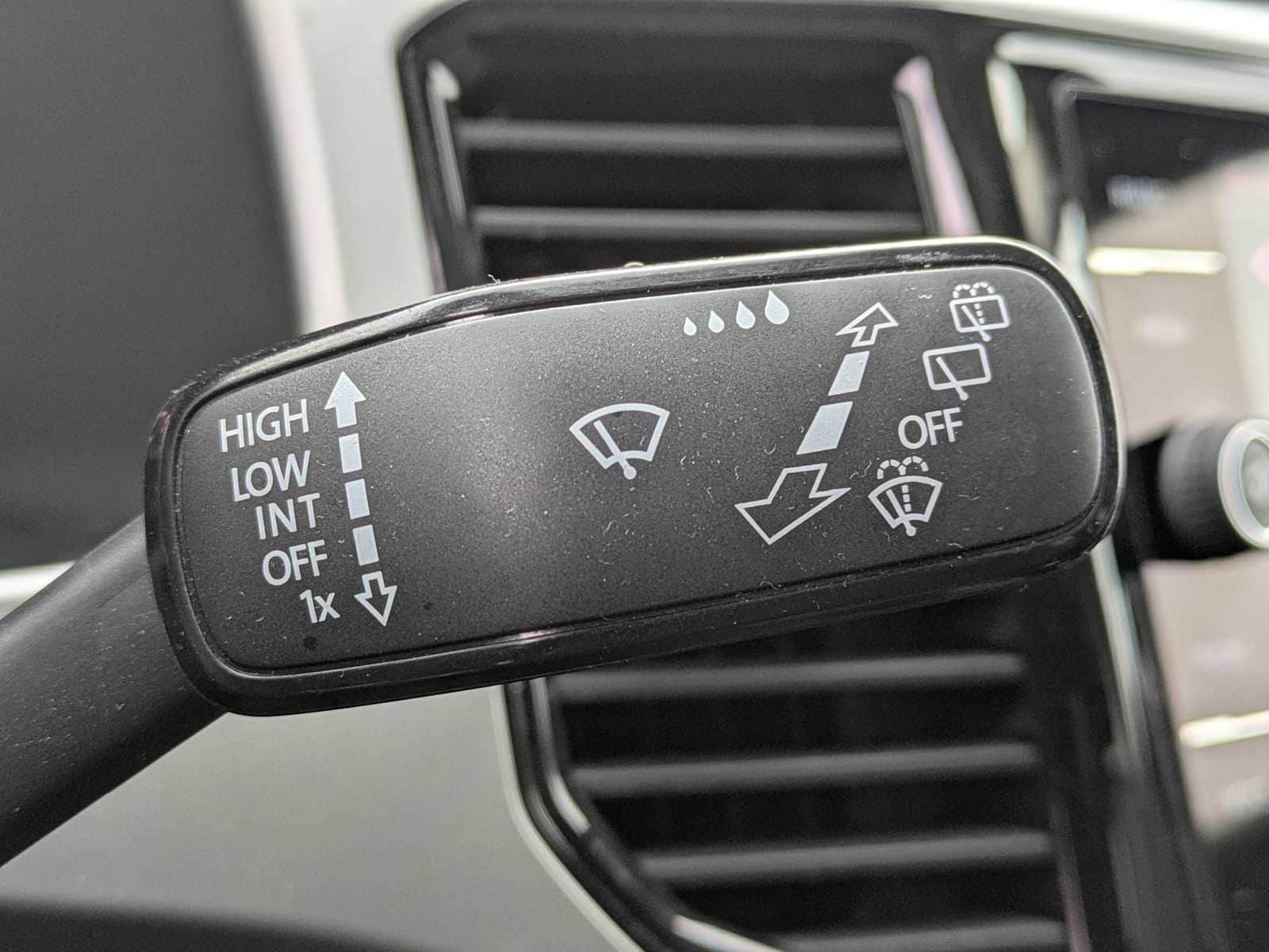 Thumbnail: 2022 Volkswagen Atlas - 26