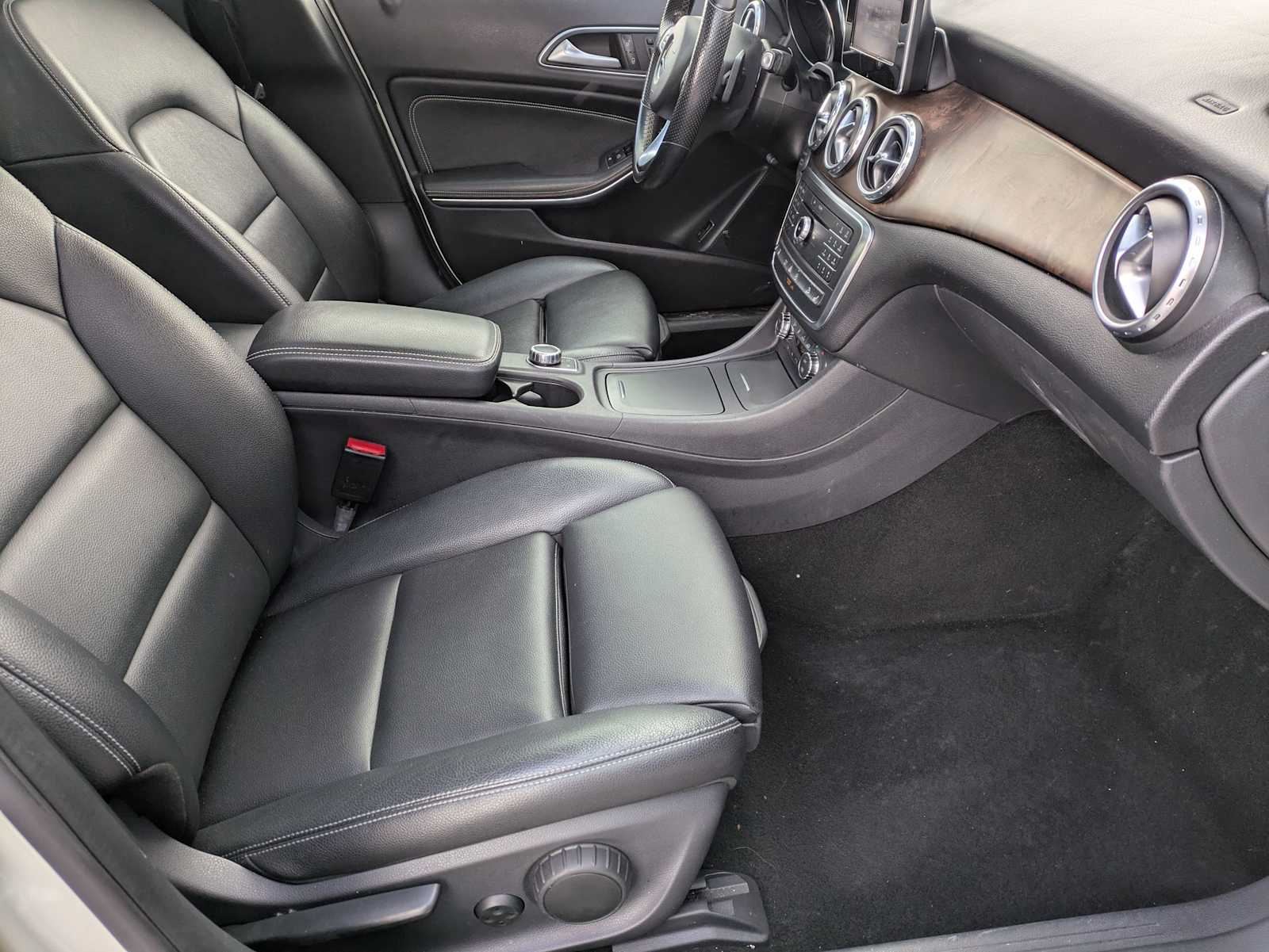 Thumbnail: 2016 Mercedes-Benz GLA - 22