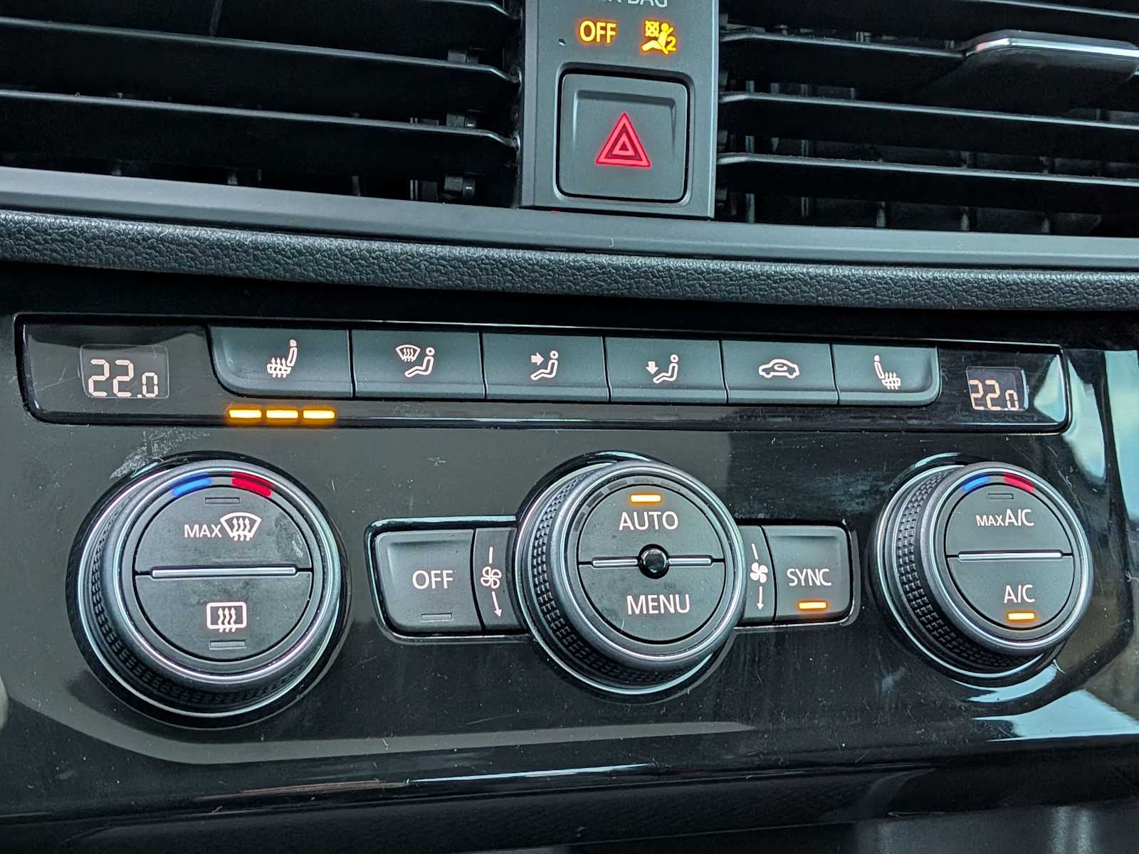 Thumbnail: 2019 Volkswagen Jetta - 30