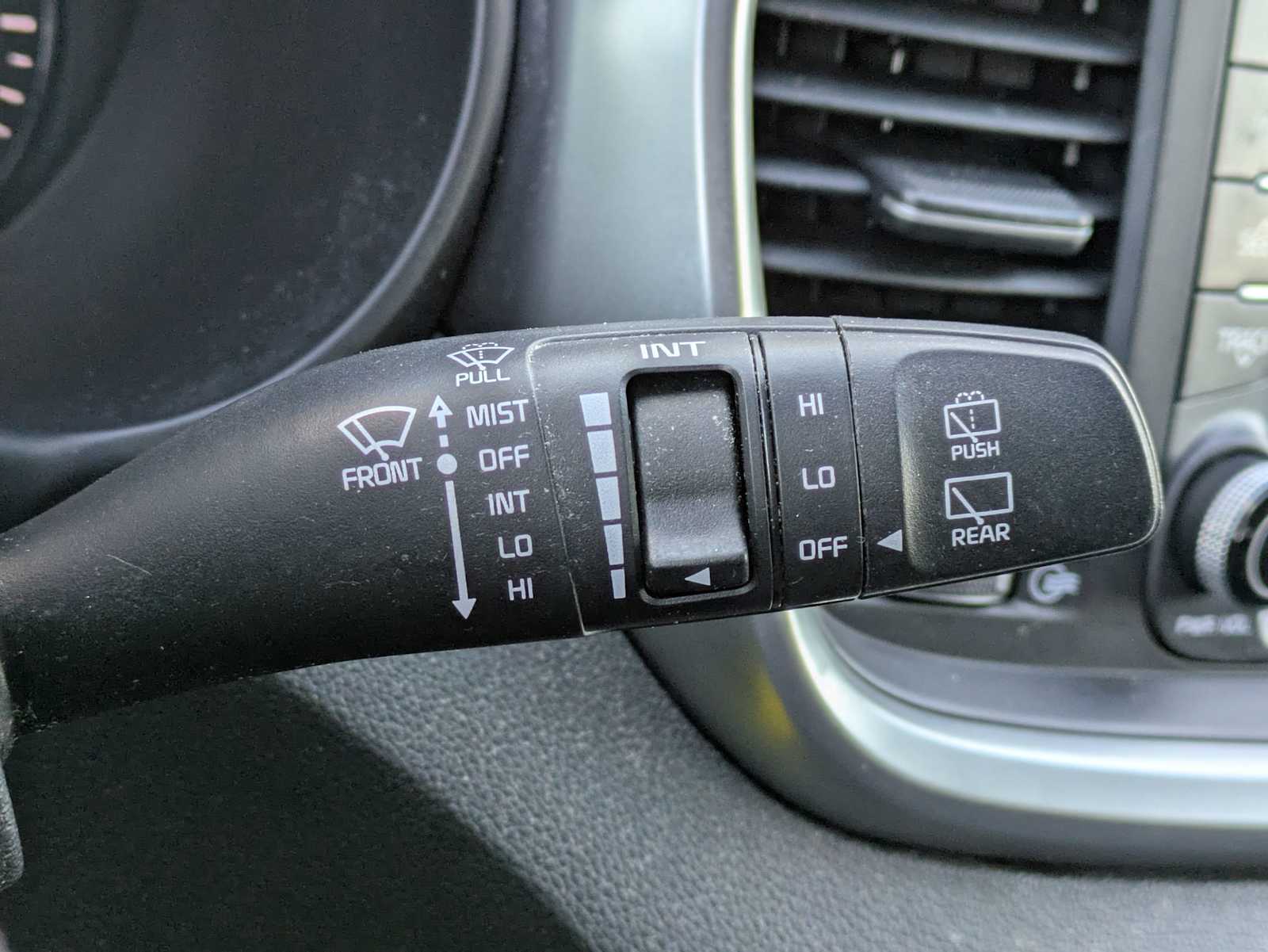 Thumbnail: 2019 Kia Sorento - 23