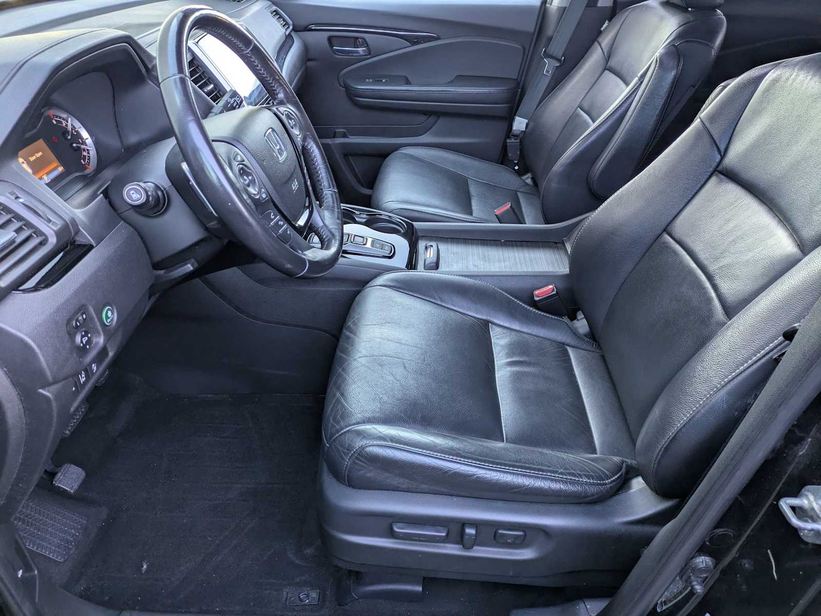 Thumbnail: 2017 Honda Pilot - 15