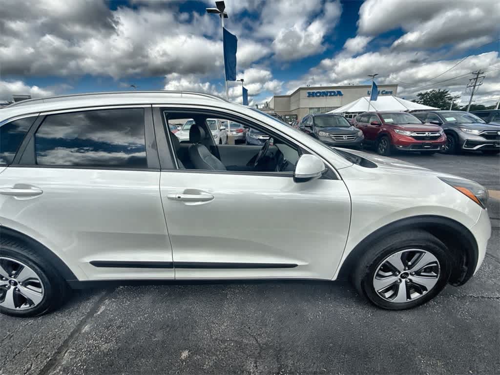 Thumbnail: 2019 Kia Niro - 8