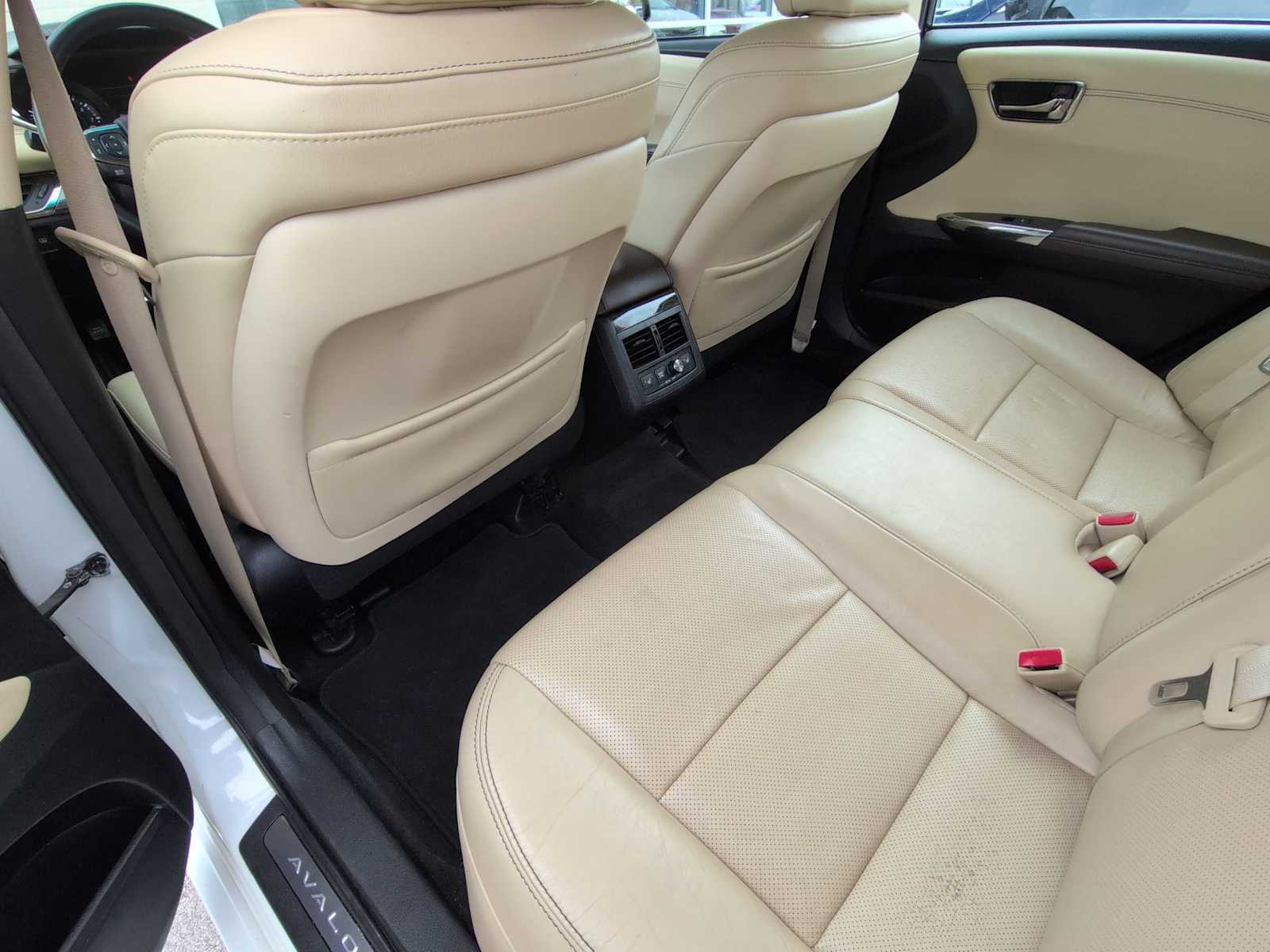 Thumbnail: 2013 Toyota Avalon - 30