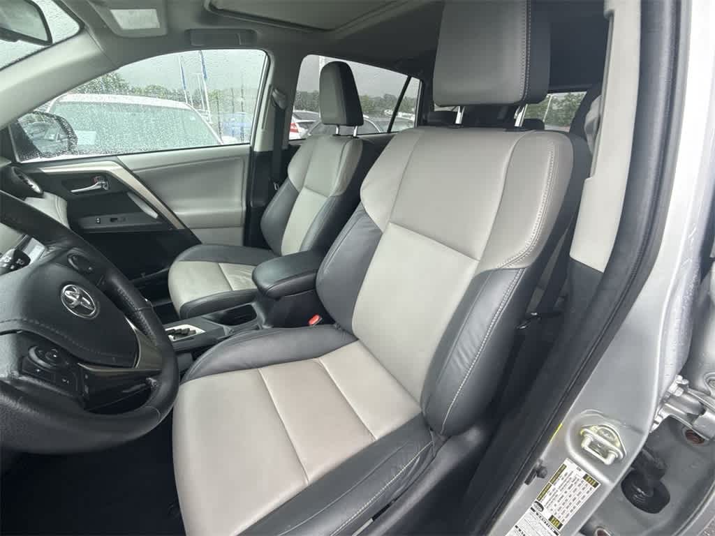 Thumbnail: 2013 Toyota RAV4 - 15