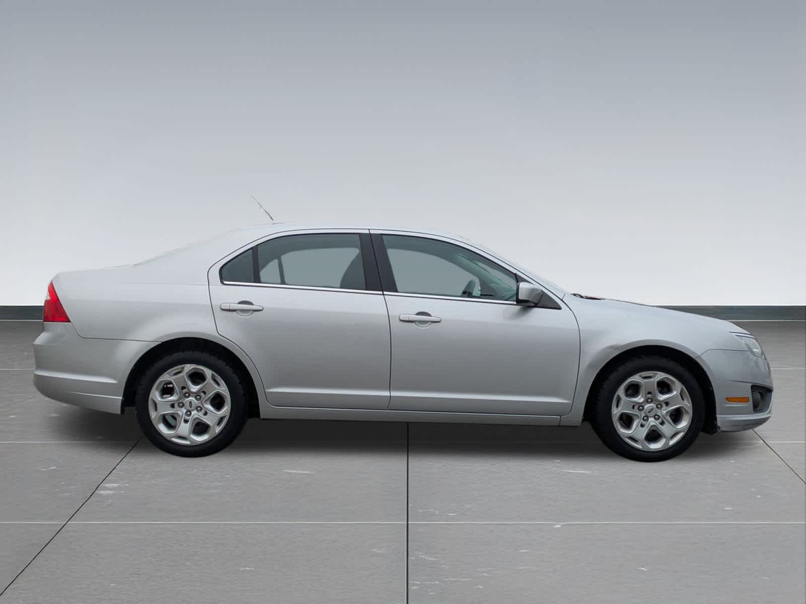 Thumbnail: 2010 Ford Fusion - 7