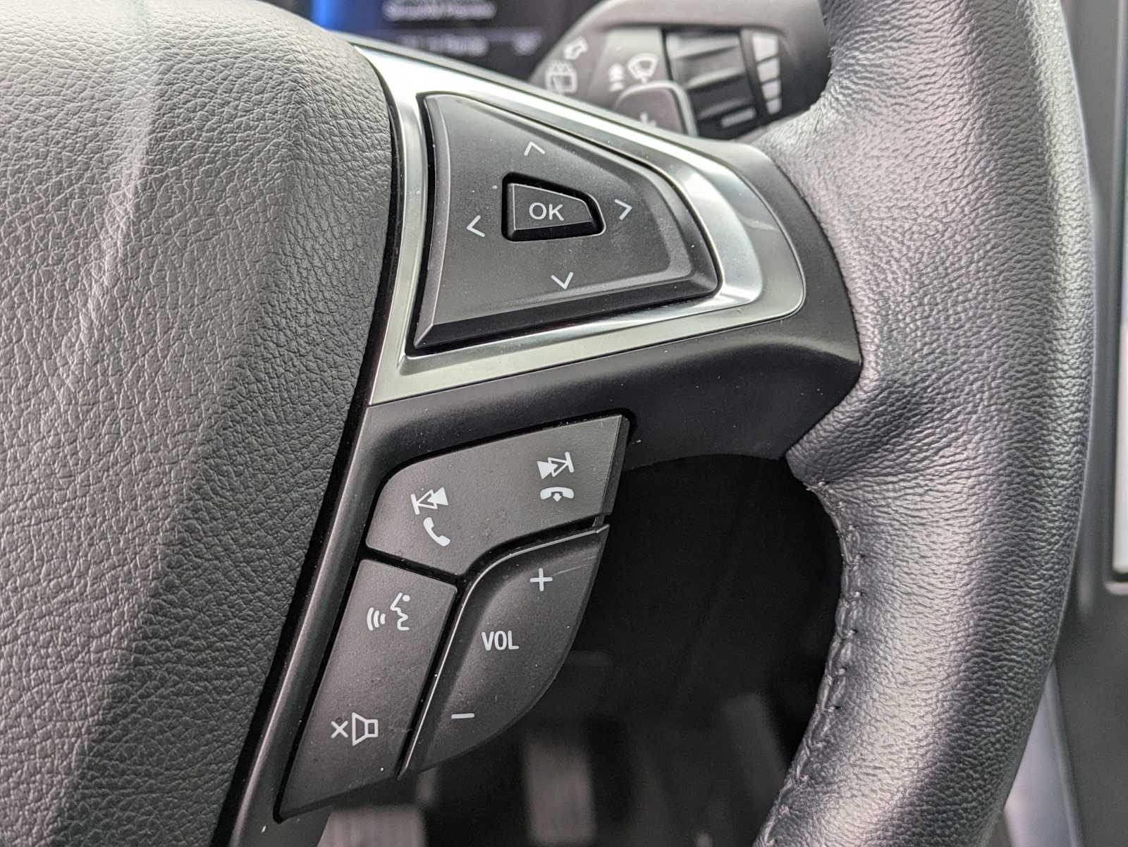 Thumbnail: 2023 Ford Edge - 25