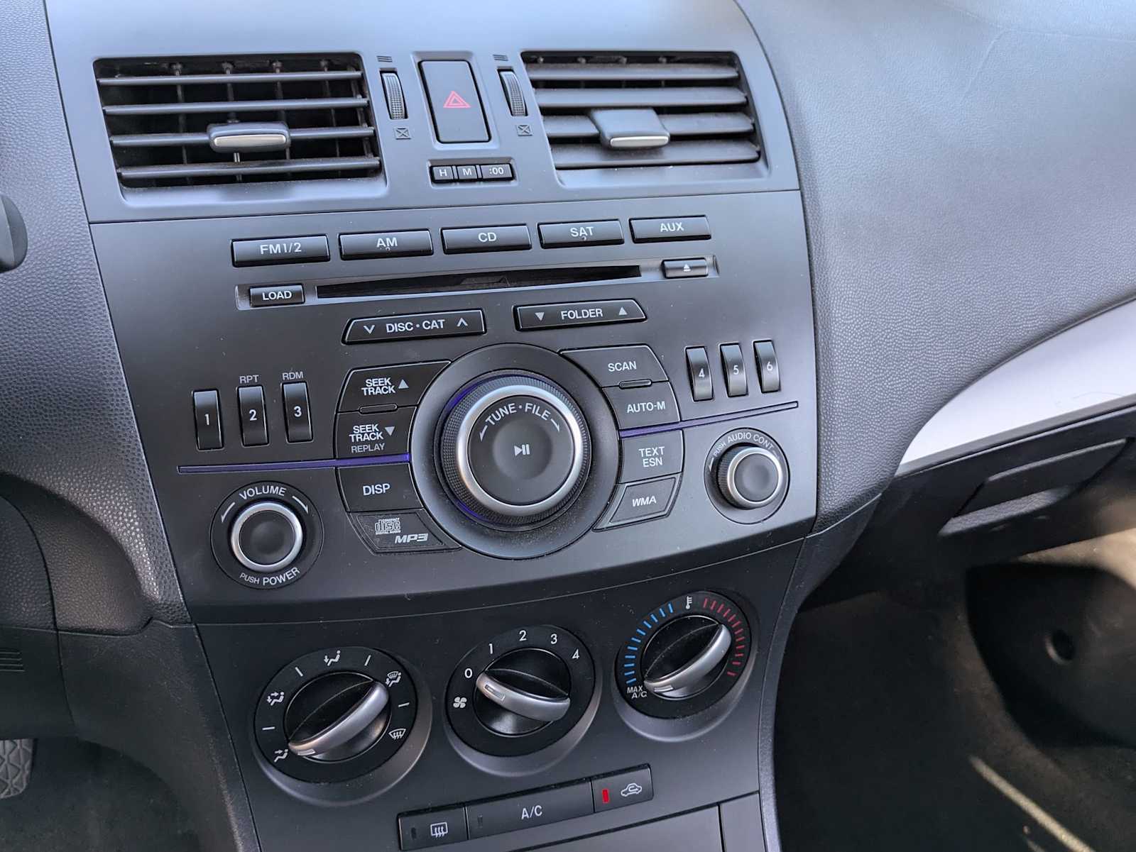Thumbnail: 2013 Mazda Mazda3 - 24