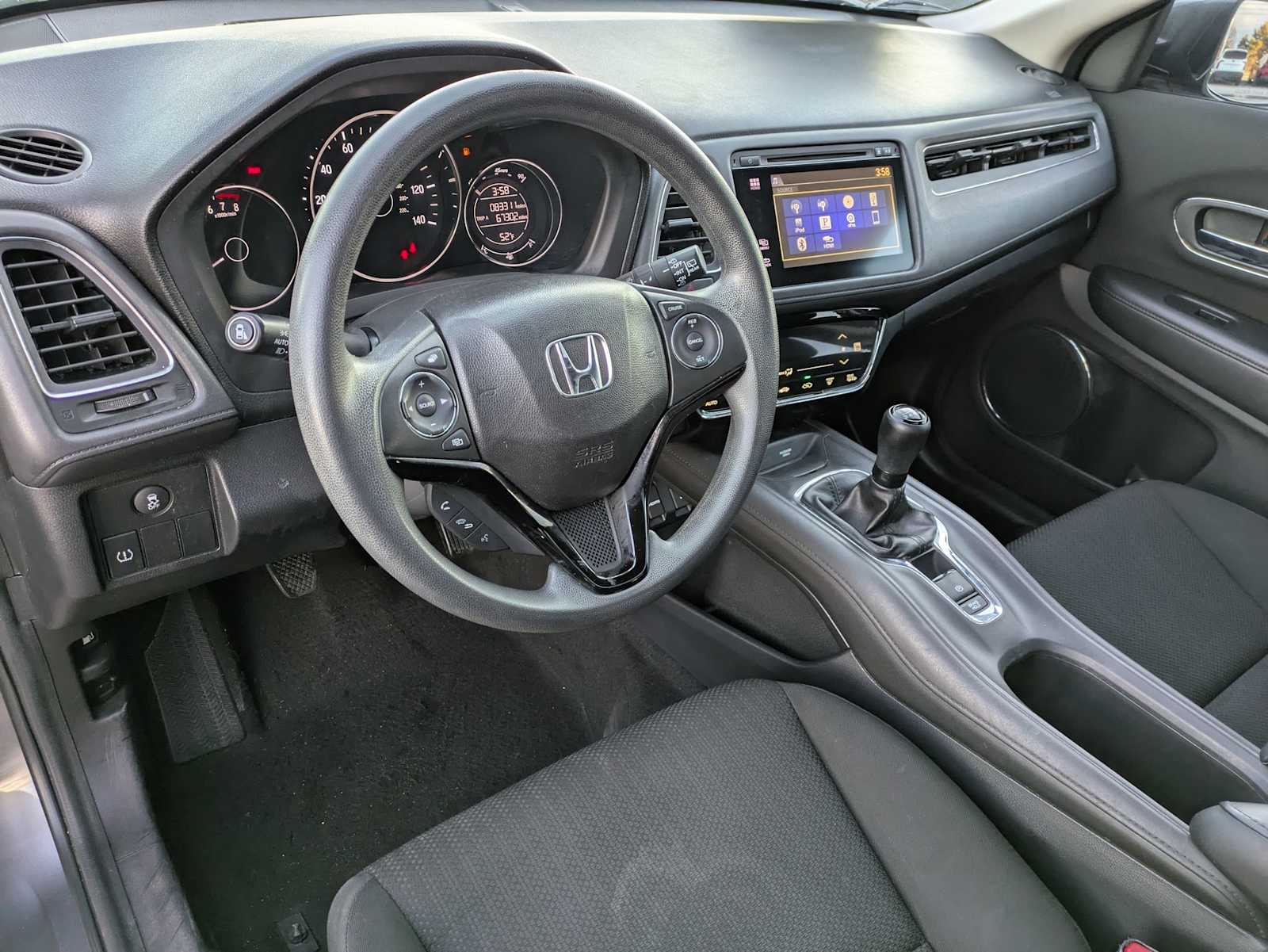 Thumbnail: 2017 Honda HR-V - 2