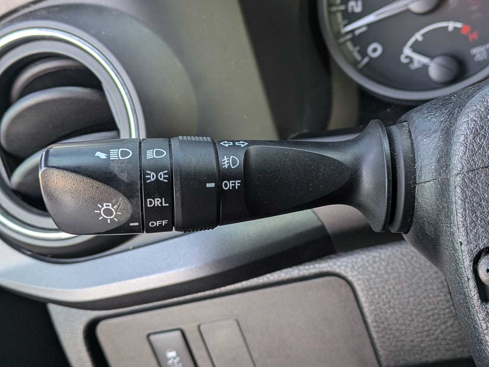 Thumbnail: 2020 Toyota Tacoma - 25