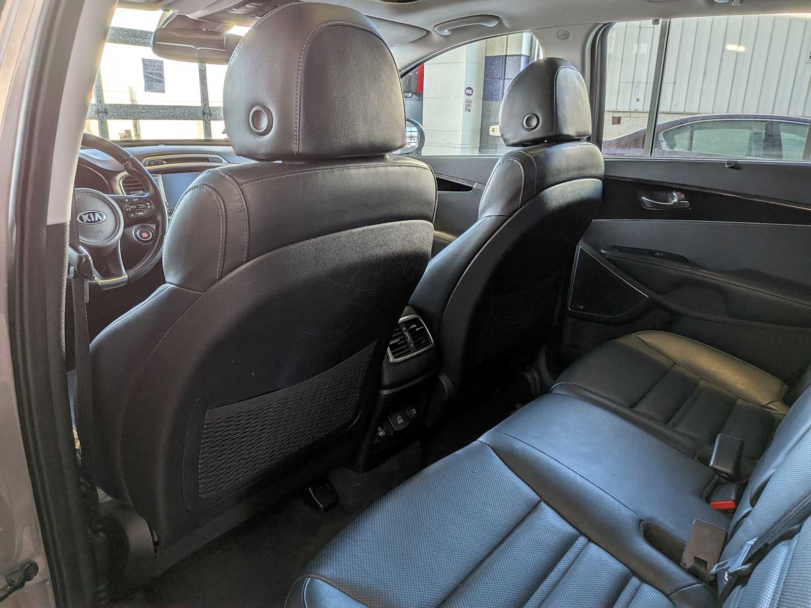 Thumbnail: 2018 Kia Sorento - 16