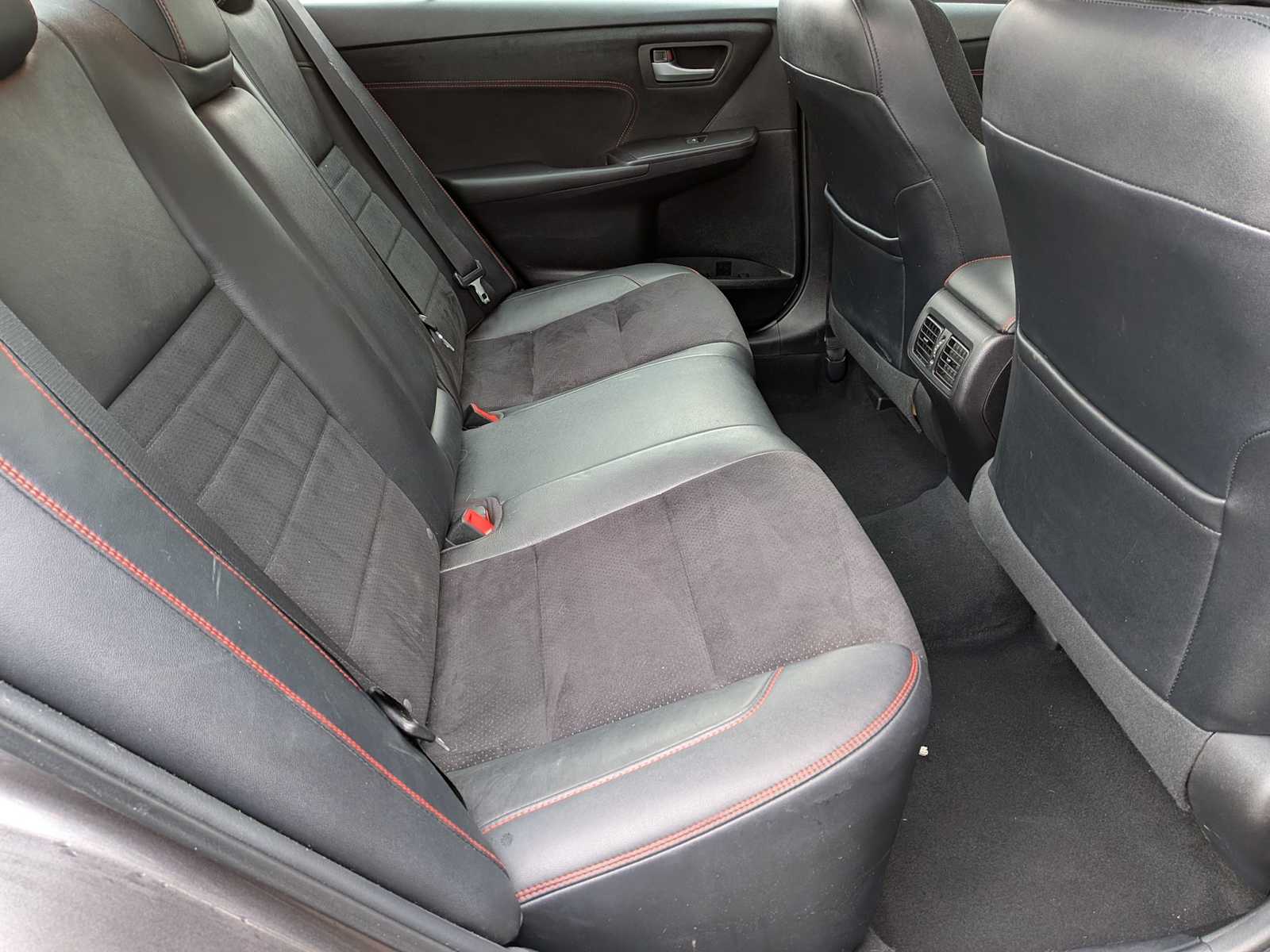 Thumbnail: 2015 Toyota Camry - 20