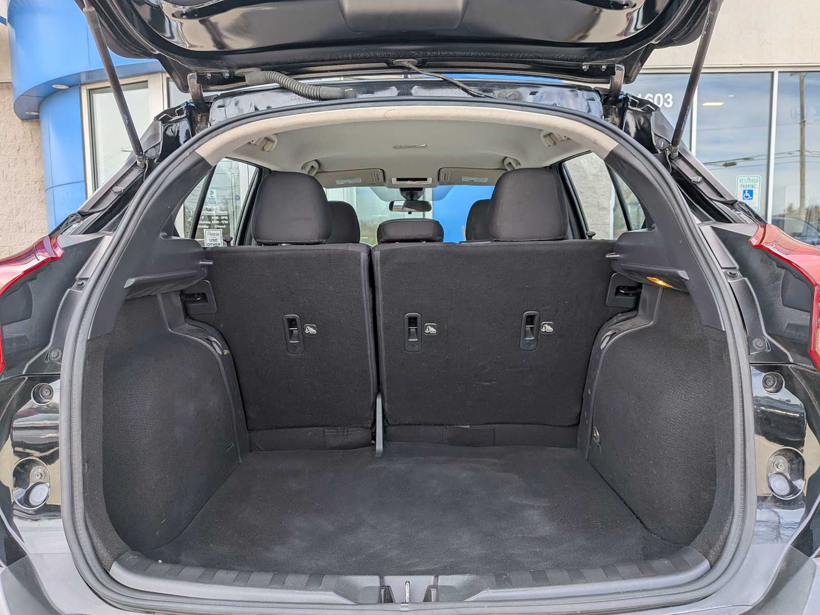 Thumbnail: 2020 Nissan Kicks - 30