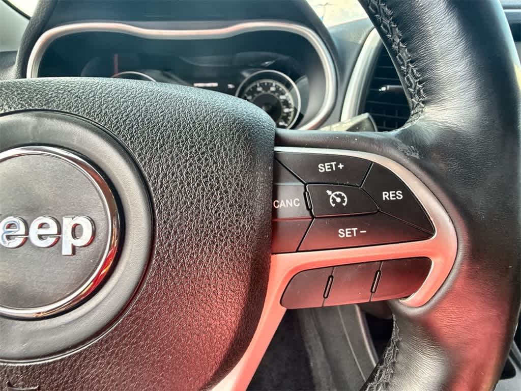 Thumbnail: 2015 Jeep Cherokee - 23