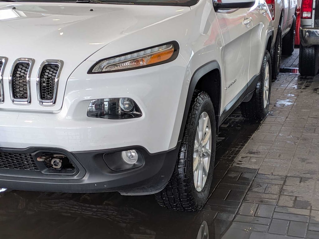 Used 2018 Jeep Cherokee Latitude Plus 4x4 SUV