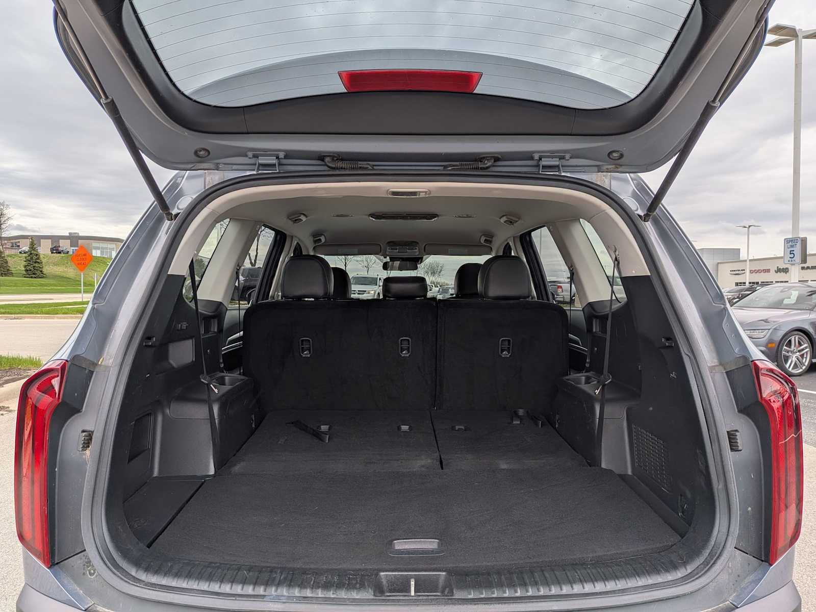 Thumbnail: 2020 Kia Telluride - 29