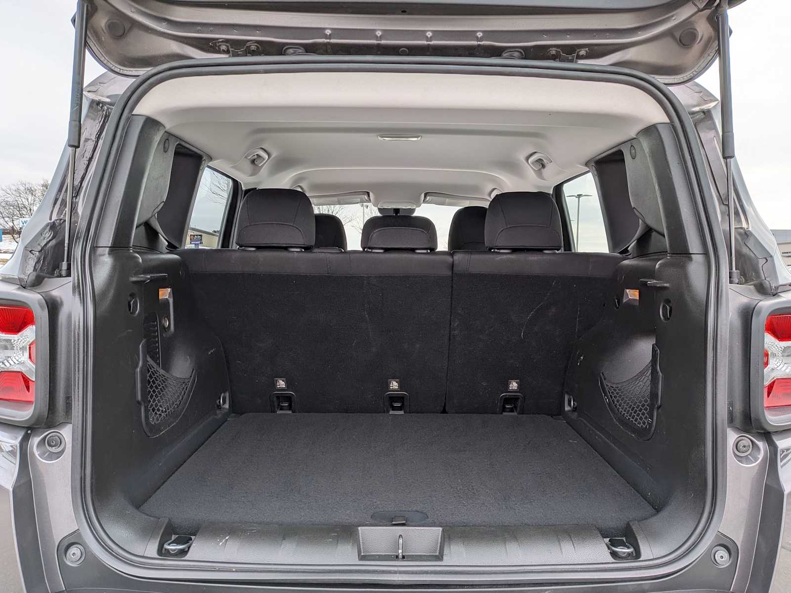 Thumbnail: 2017 Jeep Renegade - 27