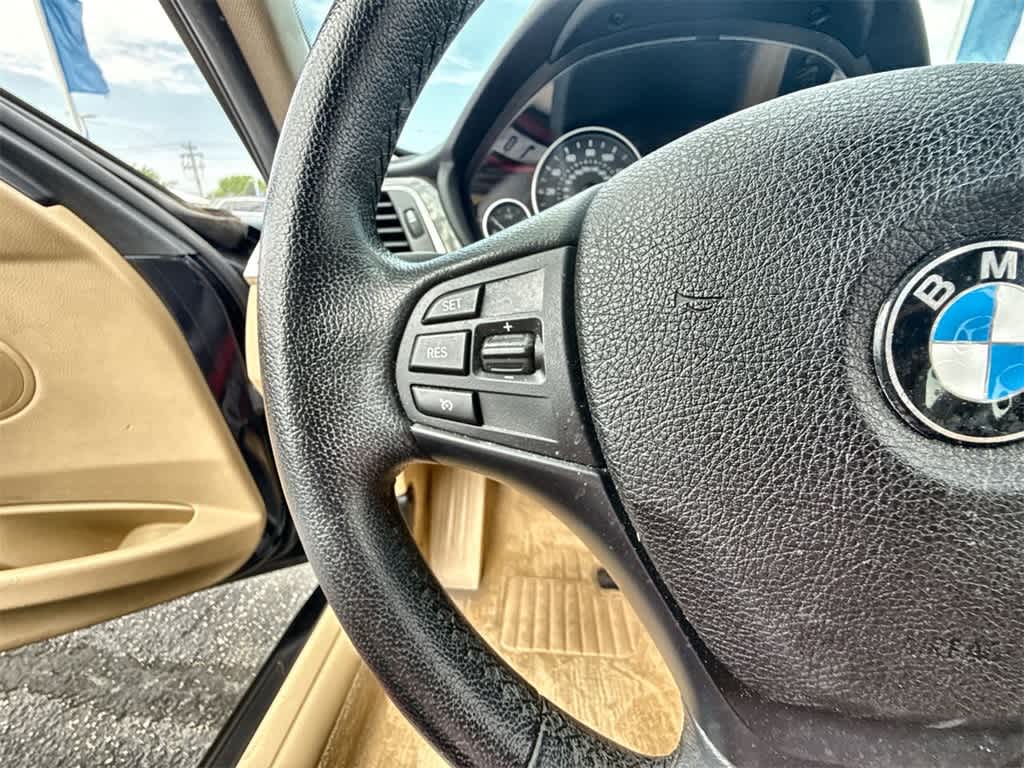 Thumbnail: 2016 BMW 3 Series - 22