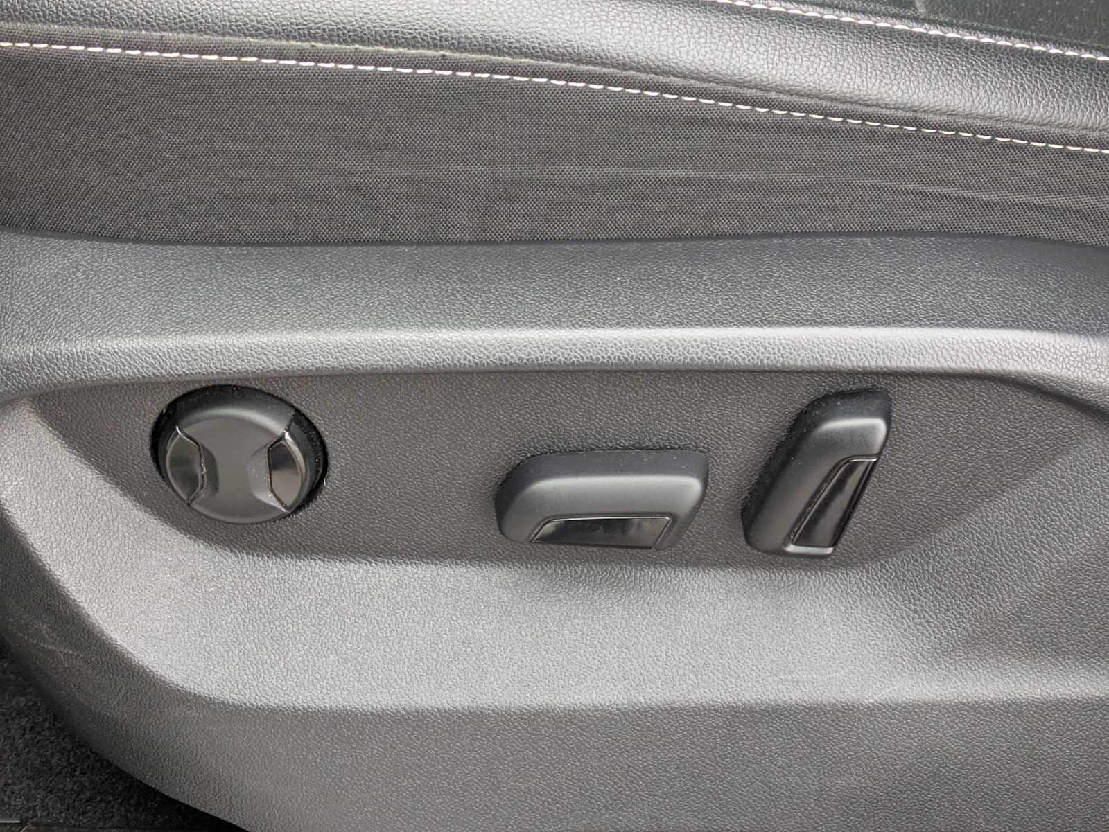 Thumbnail: 2022 Volkswagen Atlas - 16