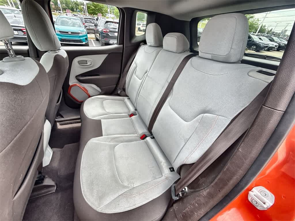 Thumbnail: 2017 Jeep Renegade - 18