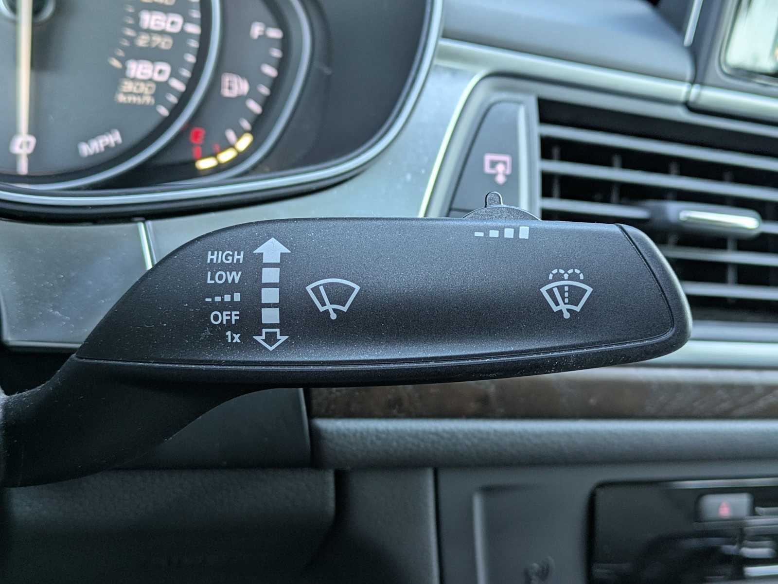 Thumbnail: 2016 Audi S6 - 25