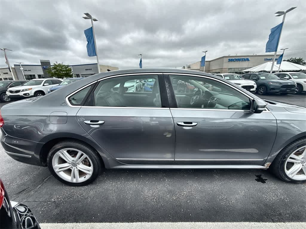 Thumbnail: 2013 Volkswagen Passat - 7