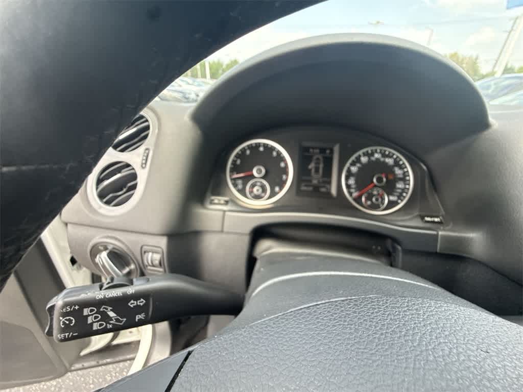 Thumbnail: 2014 Volkswagen Tiguan - 26