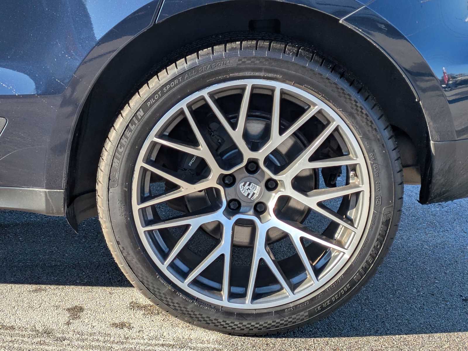 Thumbnail: 2019 Porsche Macan - 13