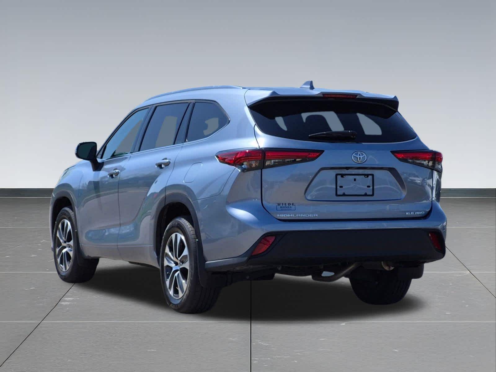 Thumbnail: 2021 Toyota Highlander - 4