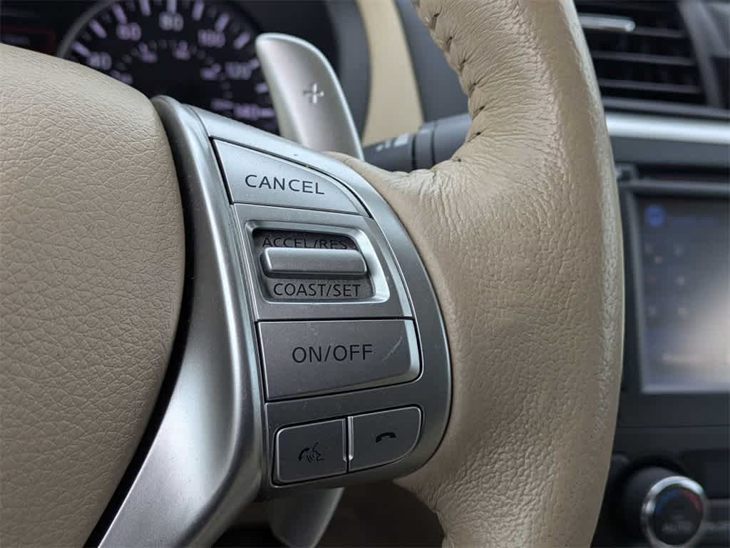 Thumbnail: 2016 Nissan Altima - 25