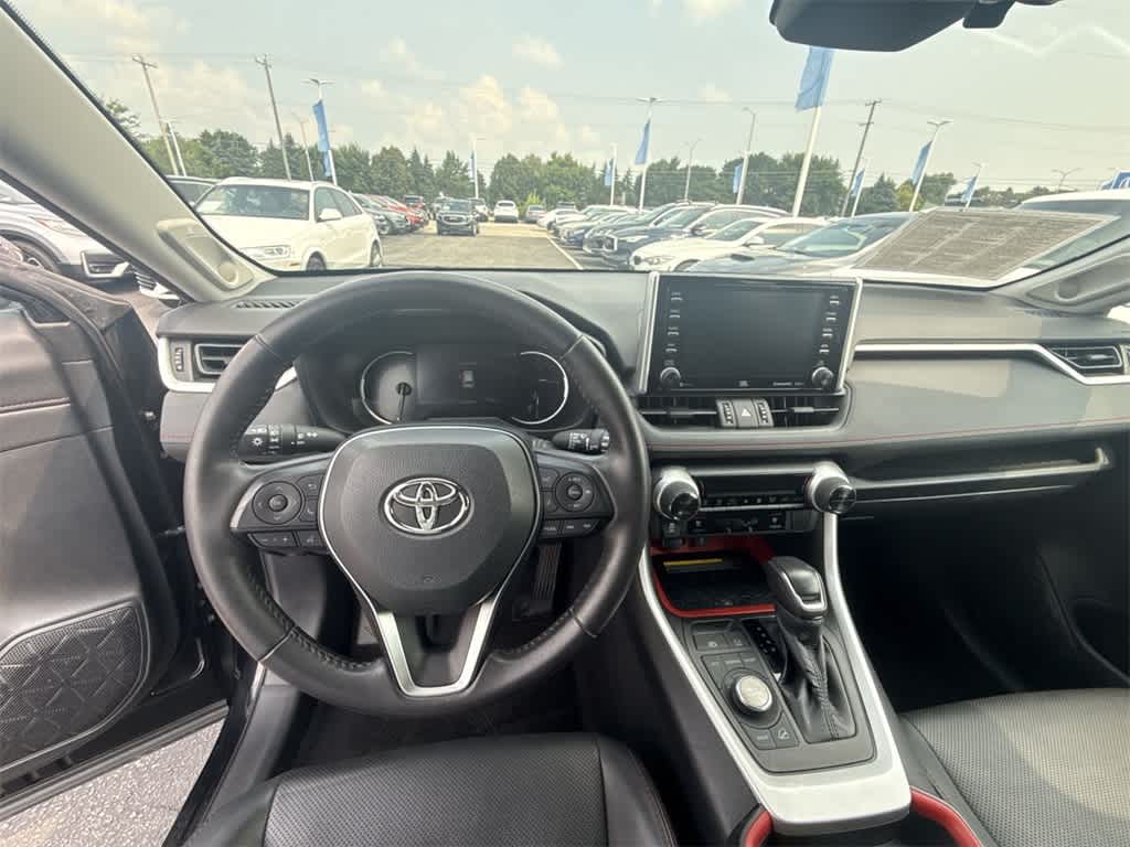Thumbnail: 2020 Toyota RAV4 - 14